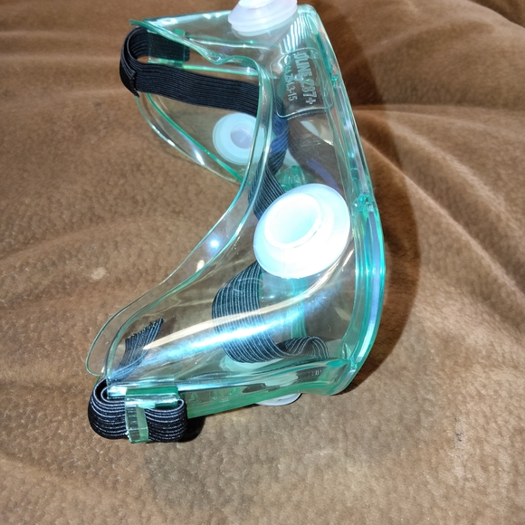 Clear VR Goggles with Black Strap - Picture 5 of 5